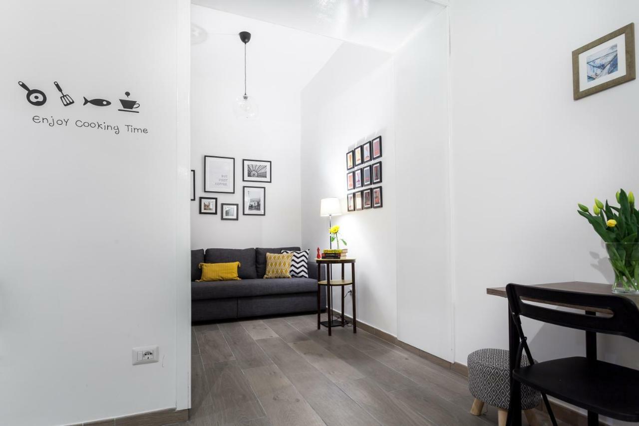 Manuela Apartments Centro storico Napoli Esterno foto